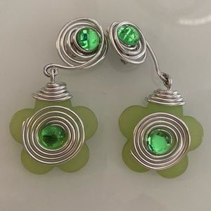 Flower power clip on earrings